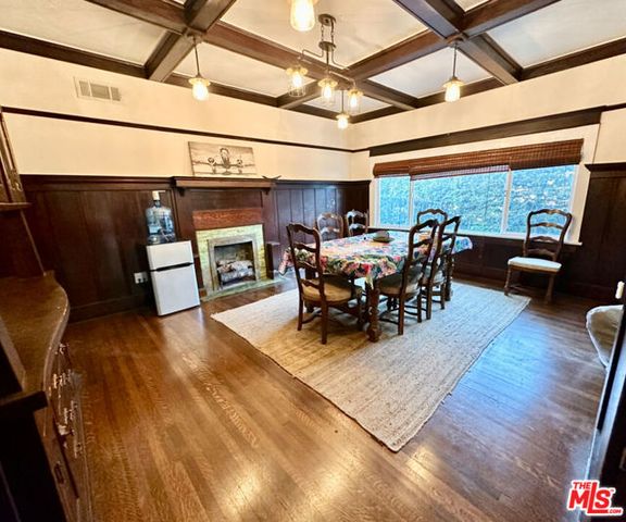 1327 W 35th Street, Los Angeles, CA 90007