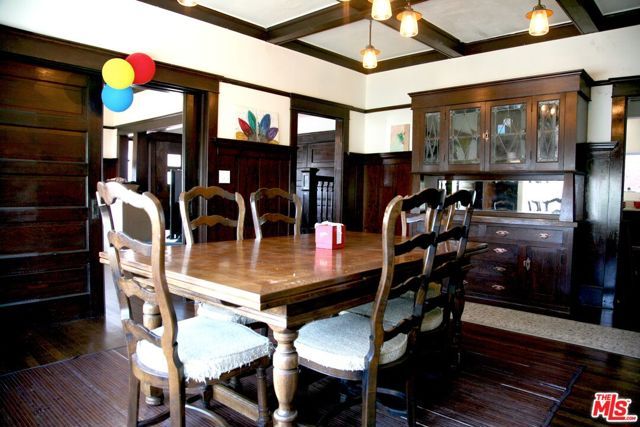 1327 W 35th Street, Los Angeles, CA 90007