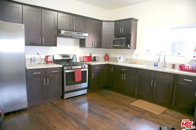 1327 W 35th Street, Los Angeles, CA 90007