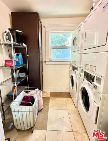 1327 W 35th Street, Los Angeles, CA 90007