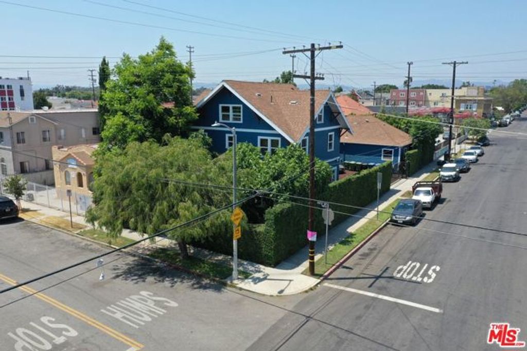 1327 W 35th Street, Los Angeles, CA 90007