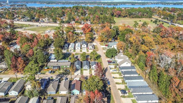 16606 E Forrestal, Montgomery, TX 77316