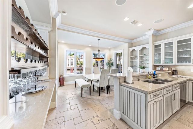 7 Pelican Drive, Fort Lauderdale, FL 33301