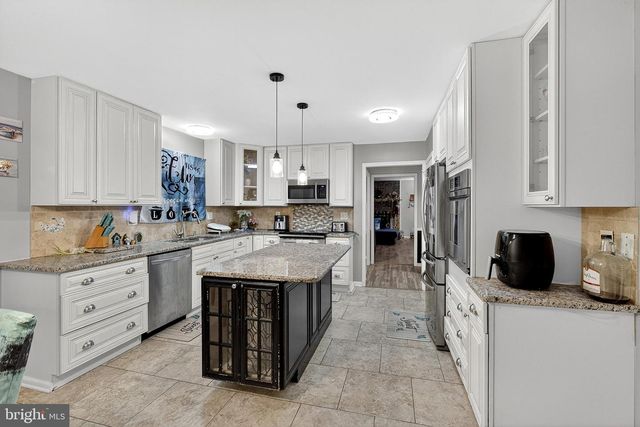 7 DEER TRACK LN, Newark, DE 19711