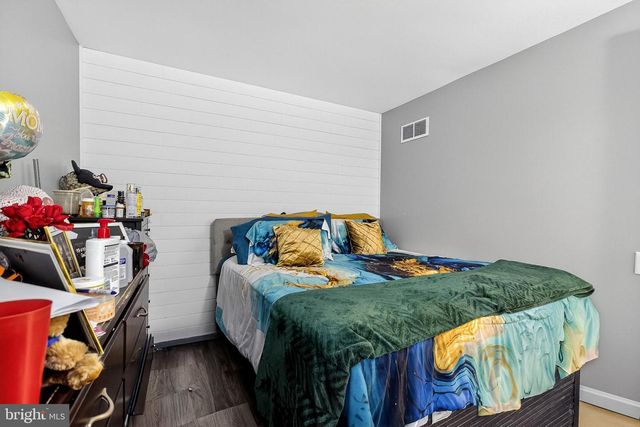 7 DEER TRACK LN, Newark, DE 19711