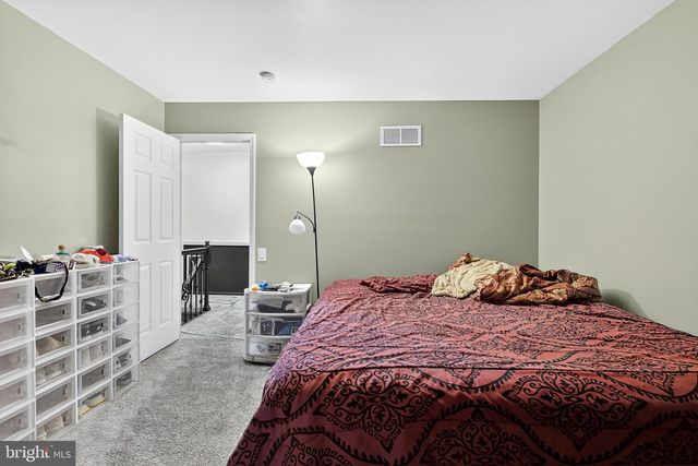 7 DEER TRACK LN, Newark, DE 19711