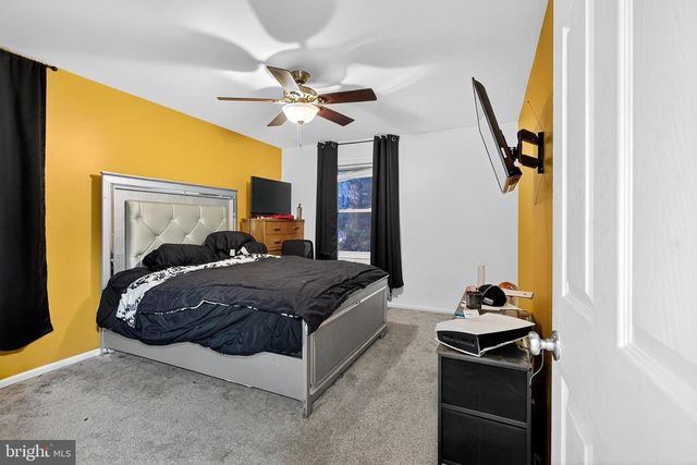 7 DEER TRACK LN, Newark, DE 19711