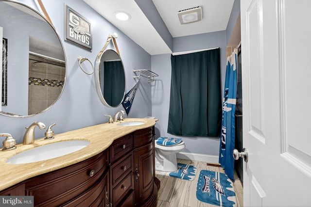 7 DEER TRACK LN, Newark, DE 19711