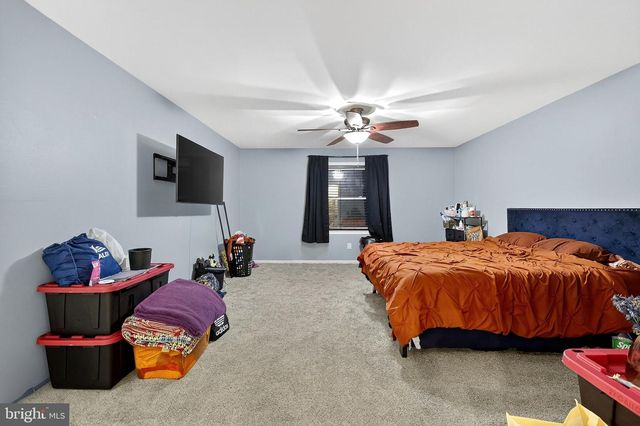 7 DEER TRACK LN, Newark, DE 19711