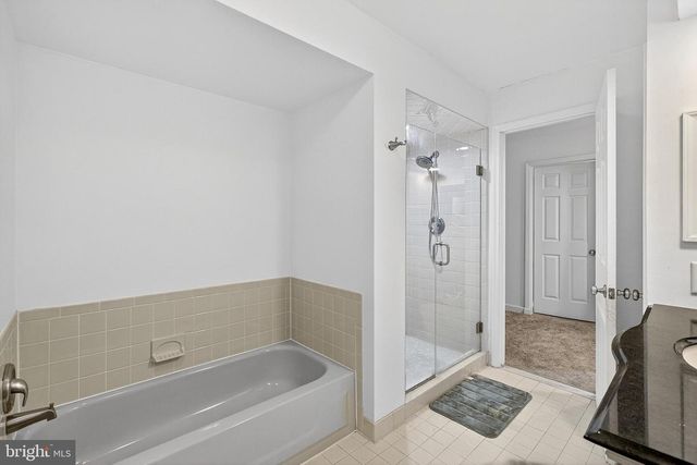 7 DEER TRACK LN, Newark, DE 19711