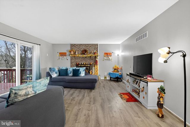 7 DEER TRACK LN, Newark, DE 19711