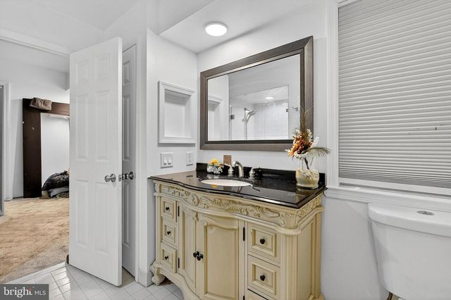 7 DEER TRACK LN, Newark, DE 19711