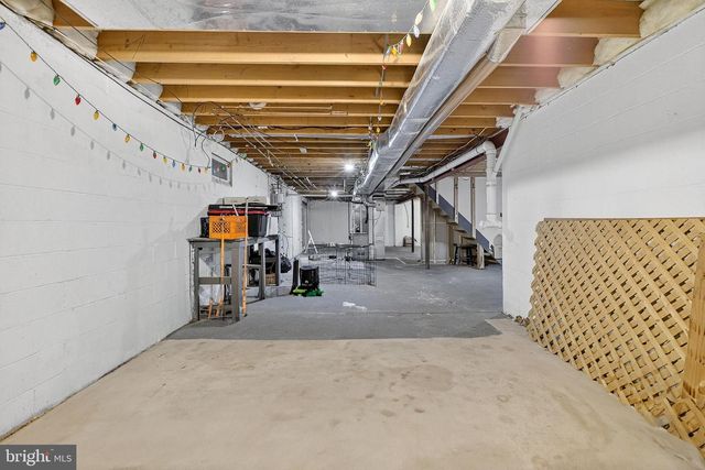 7 DEER TRACK LN, Newark, DE 19711