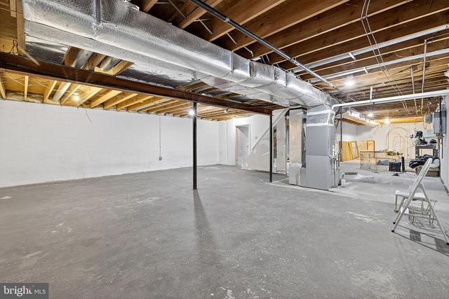 7 DEER TRACK LN, Newark, DE 19711