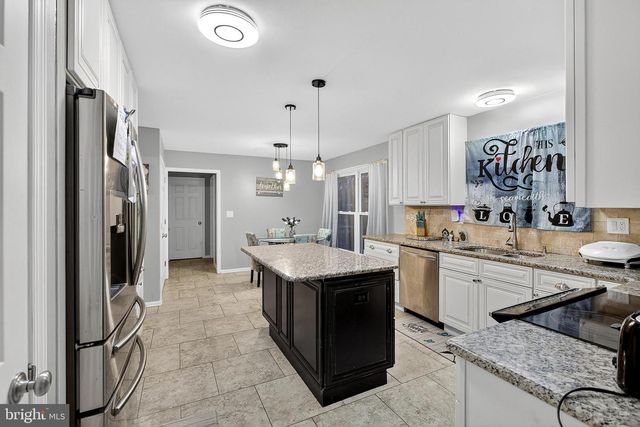 7 DEER TRACK LN, Newark, DE 19711