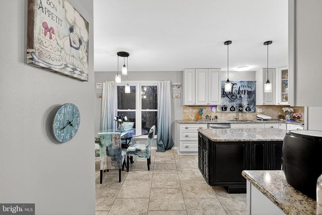 7 DEER TRACK LN, Newark, DE 19711