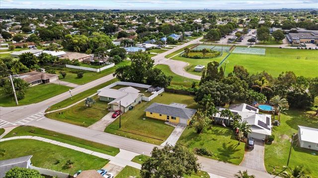 393 NW Curtis Street, Port St Lucie, FL 34983