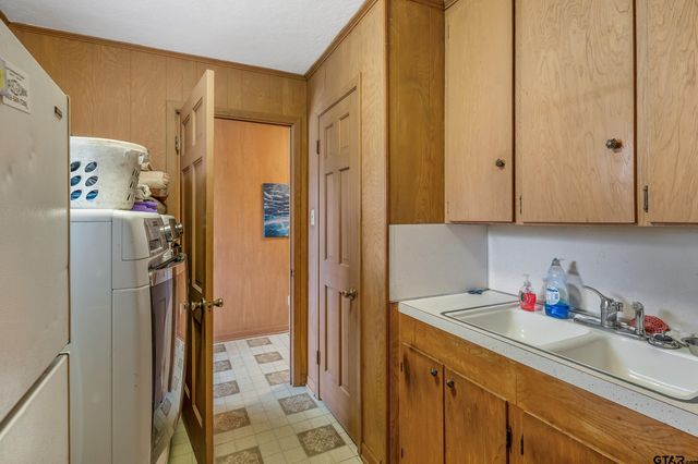 110 N GREEN ST, Hawkins, TX 75765
