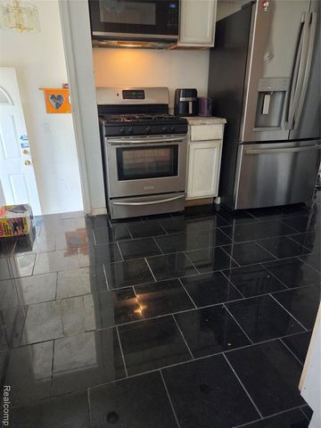 17360 Stricker Avenue, Eastpointe, MI 48021