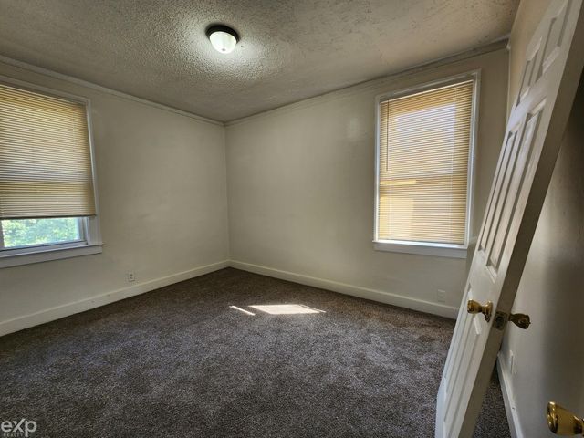 9242 Appoline Street, Detroit, MI 48228