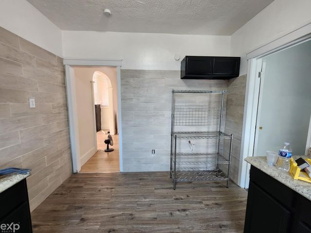 9242 Appoline Street, Detroit, MI 48228