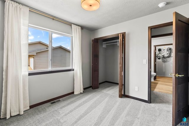 6516 W 6th Pl Place, Sioux Falls, SD 57107