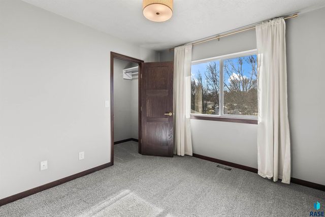 6516 W 6th Pl Place, Sioux Falls, SD 57107