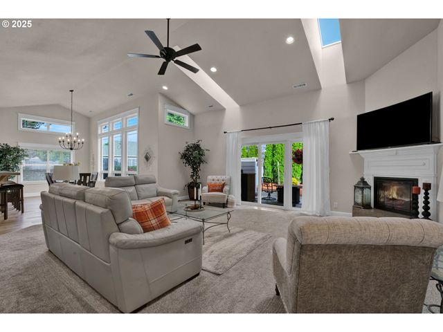 2332 ROSEMARY Ct, Florence, OR 97439