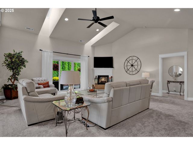 2332 ROSEMARY Ct, Florence, OR 97439