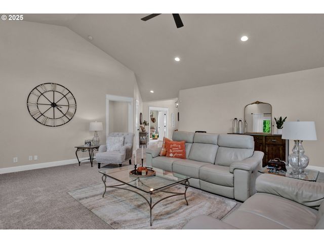 2332 ROSEMARY Ct, Florence, OR 97439