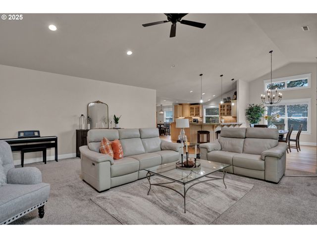 2332 ROSEMARY Ct, Florence, OR 97439