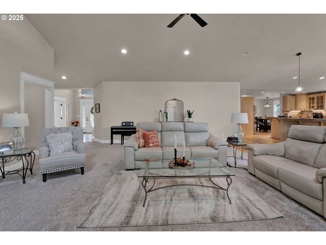 2332 ROSEMARY Ct, Florence, OR 97439