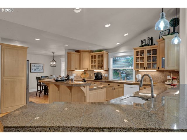 2332 ROSEMARY Ct, Florence, OR 97439