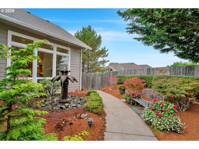 2332 ROSEMARY Ct, Florence, OR 97439