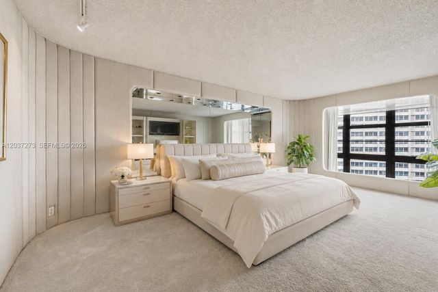 5500 Collins Ave 1401, Miami Beach, FL 33140