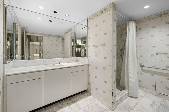 5500 Collins Ave 1401, Miami Beach, FL 33140