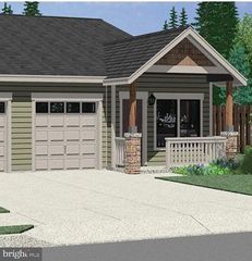 115 W CHARLES ST, Littlestown, PA 17340