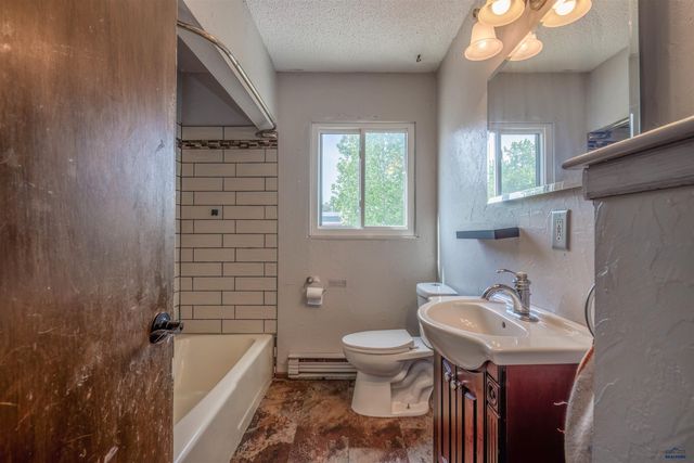 8570 DUNSMORE RD, Rapid City, SD 57702