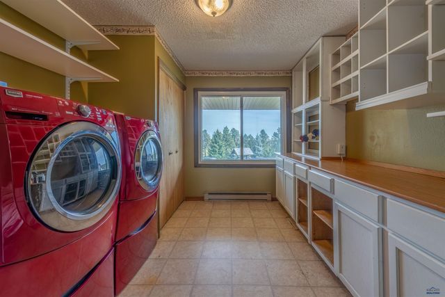 8570 DUNSMORE RD, Rapid City, SD 57702