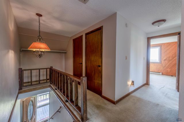 8570 DUNSMORE RD, Rapid City, SD 57702