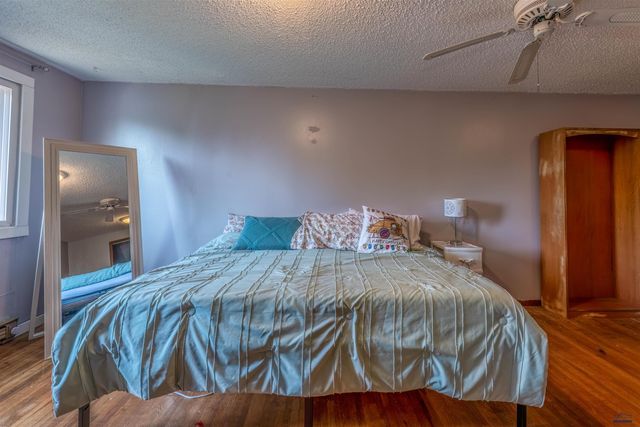 8570 DUNSMORE RD, Rapid City, SD 57702