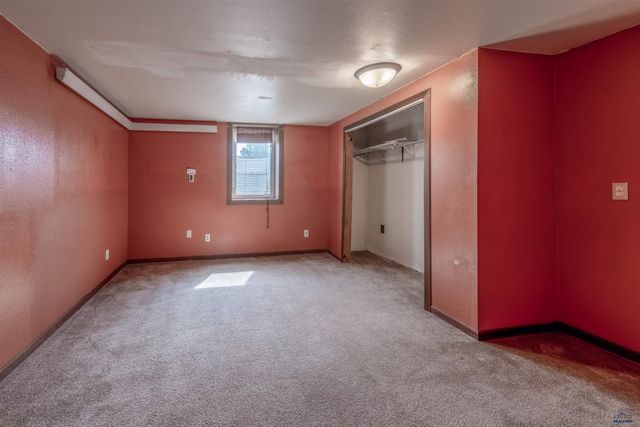 8570 DUNSMORE RD, Rapid City, SD 57702