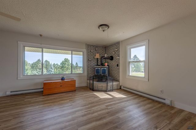 8570 DUNSMORE RD, Rapid City, SD 57702