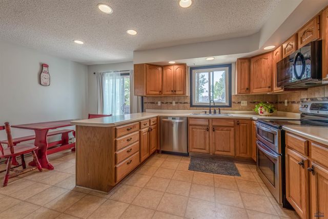 8570 DUNSMORE RD, Rapid City, SD 57702