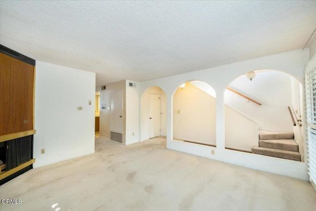 823 N Altadena Drive, Pasadena, CA 91107