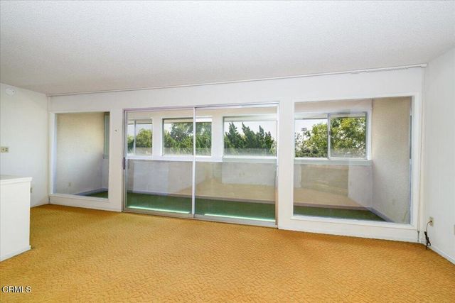 823 N Altadena Drive, Pasadena, CA 91107