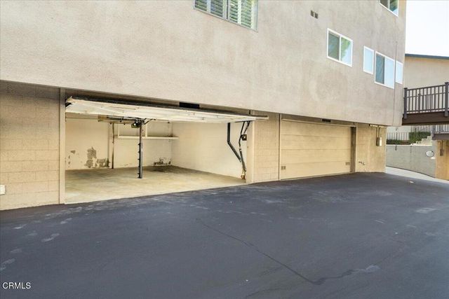 823 N Altadena Drive, Pasadena, CA 91107