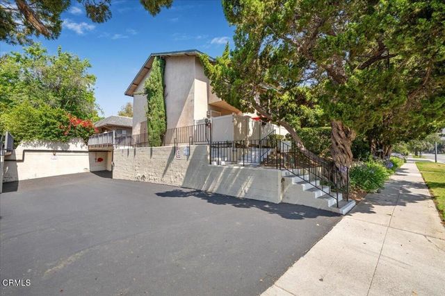823 N Altadena Drive, Pasadena, CA 91107