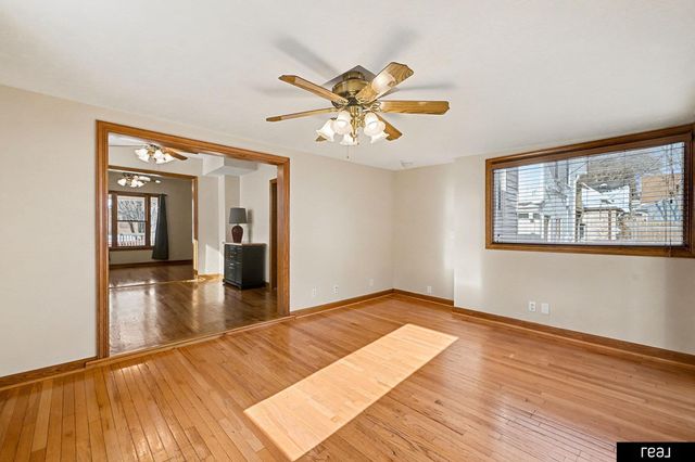 2809 S 32nd Avenue, Omaha, NE 68105