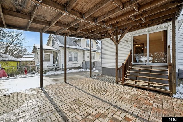 2809 S 32nd Avenue, Omaha, NE 68105